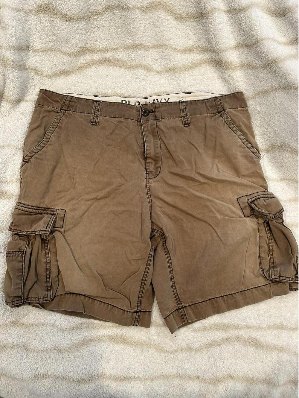 Old Navy Men's Brown Cargo Shorts Size 40
